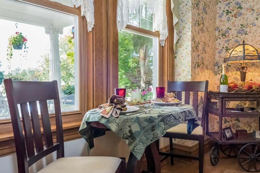 Kingsley House Bed & Breakfast - Full Home Fennville Exteriér fotografie