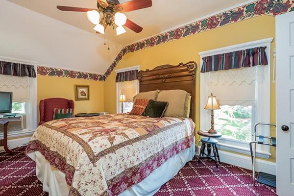 Kingsley House Bed & Breakfast - Full Home Fennville Exteriér fotografie